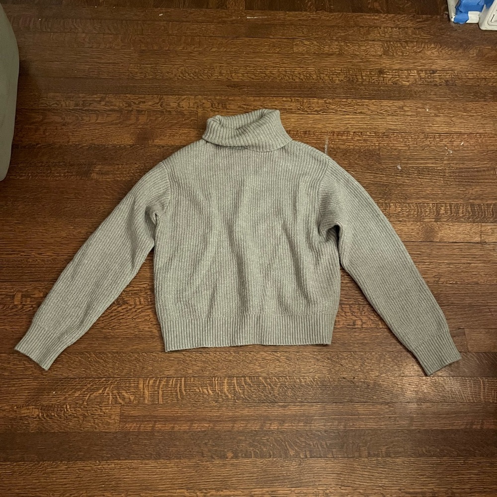 H&M Green Turtleneck Sweater